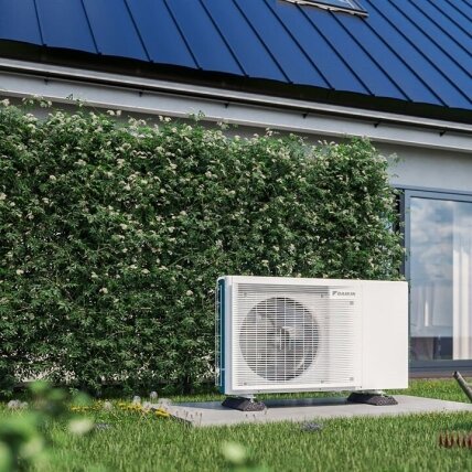 Daikin Altherma 3 M oras-vanduo šilumos siurblys monoblokas EBLA04E3V3 galia 4.30 kW 5