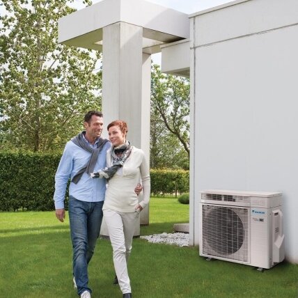 Daikin Ururu Sarara oro kondicionierius FTXZ50N komplekte RXZ50N 8